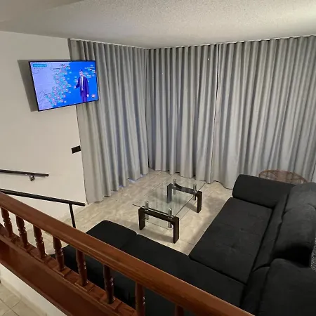 Fantastic Playa De Americas בית נופש ארונה